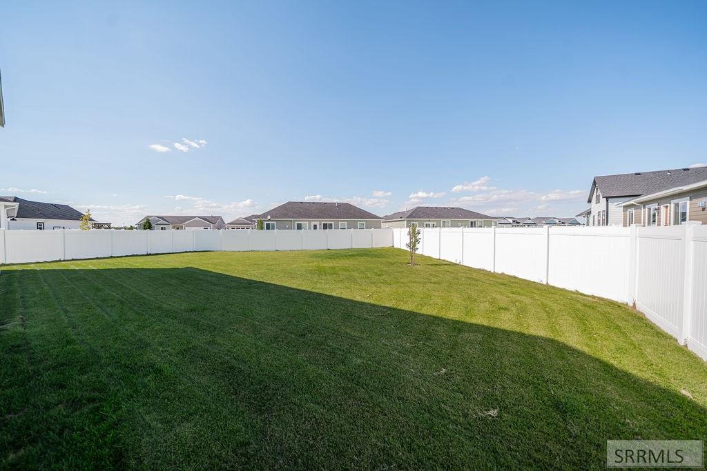 811 Harborside Loop Blackfoot, ID 83221 - Photo 35 of 40 Full Auto Sprinklers