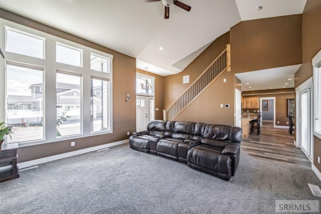 811 Harborside Loop Blackfoot, ID 83221 - Photo 8 of 40 Tons of Natural Light