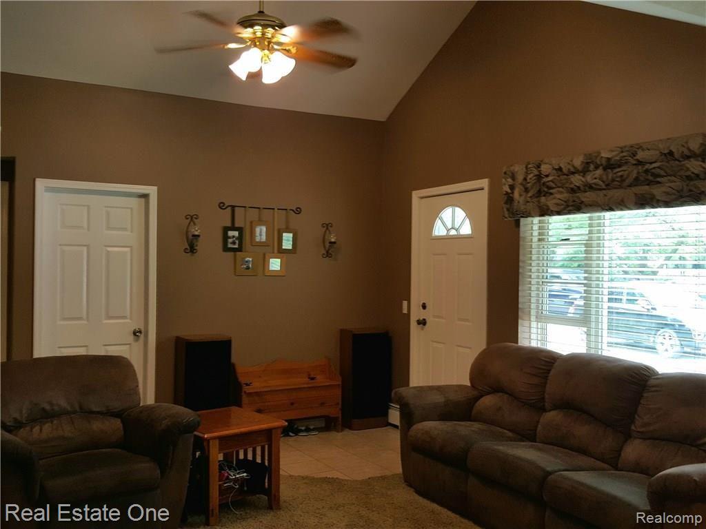 2842 Cherry Road Highland, MI 48356 - Photo 25 of 35 20160801_031225.jpg