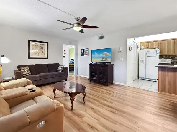 $139,900 | 330 Knotty Pine Circle, Unit A1, Greenacres, FL 33463