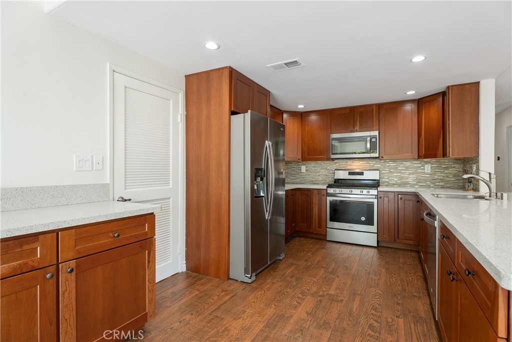 30 Entrada West Irvine, CA 92620 - Photo 13 of 41