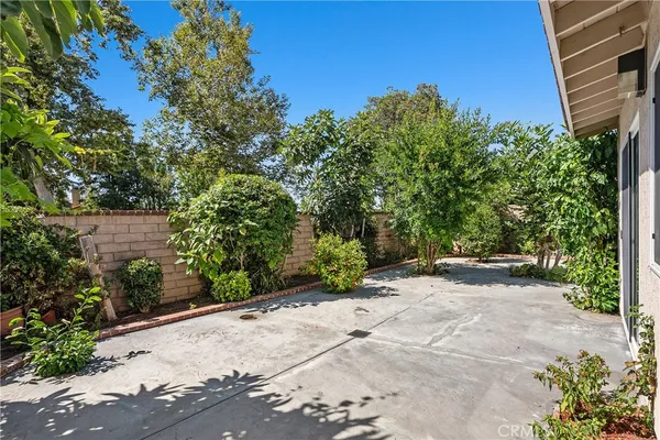$1,790,000 | 30 Entrada West, Irvine, CA 92620
