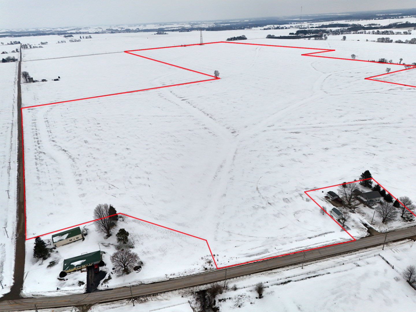 497 Timber Creek Road Dixon, IL 61021 - Photo 10 of 23 a bed with white sheets and pillows on it