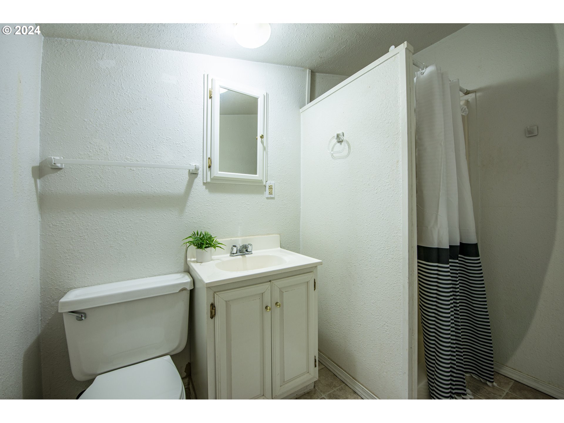 2065 G Street Springfield, OR 97477 - Photo 14 of 28