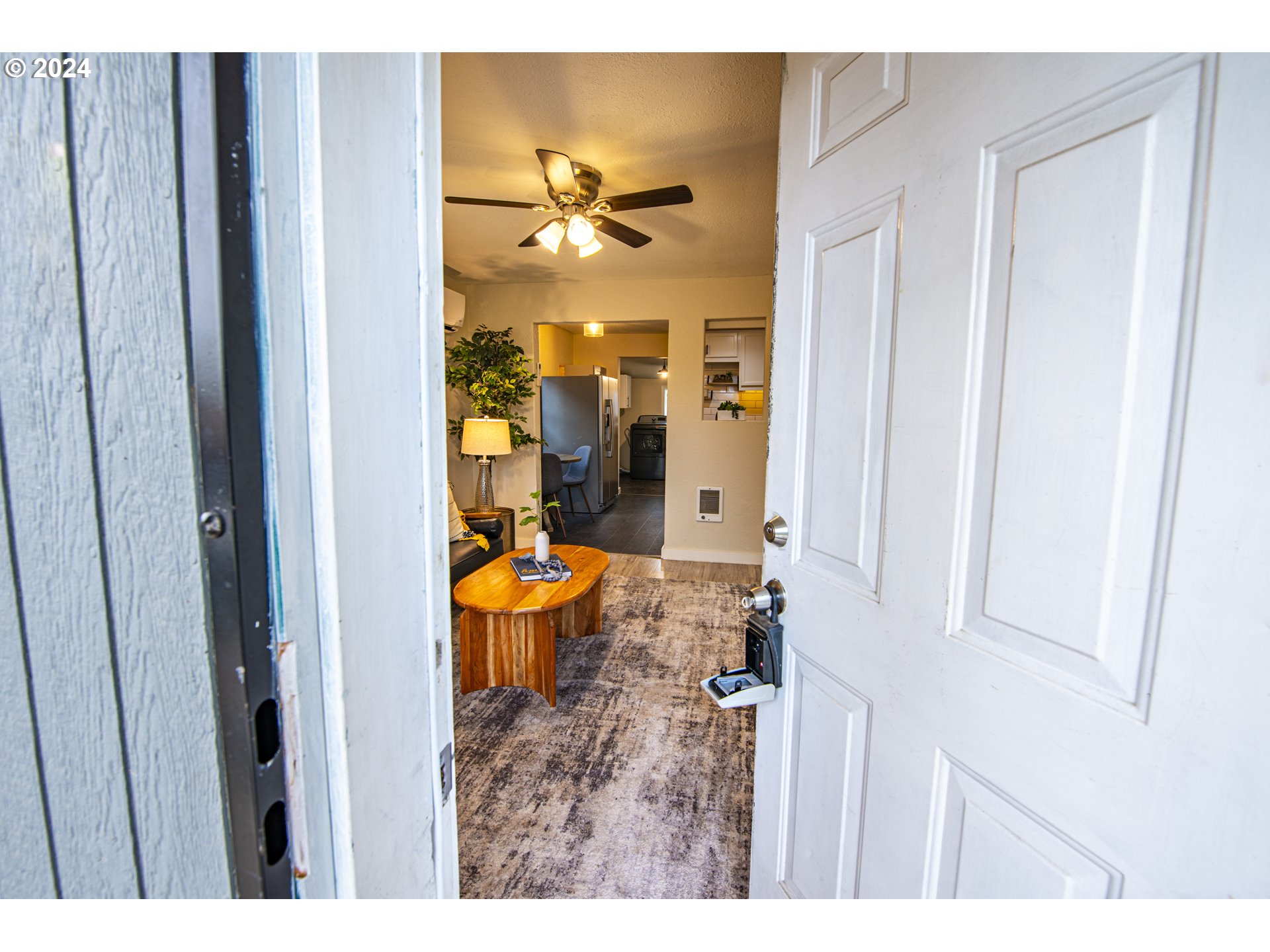 2065 G Street Springfield, OR 97477 - Photo 4 of 28