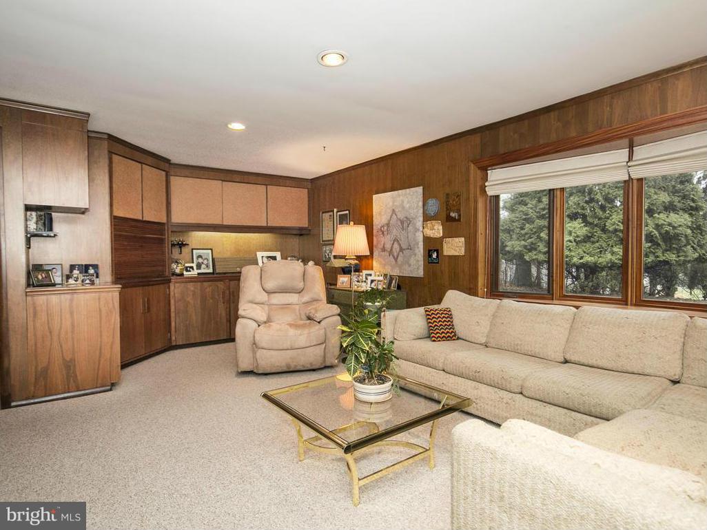 7913 Stevenson Road Pikesville, MD 21208 - Photo 11 of 22 Family Room