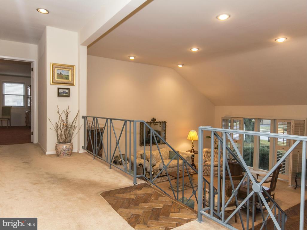7913 Stevenson Road Pikesville, MD 21208 - Photo 13 of 22 Hallway