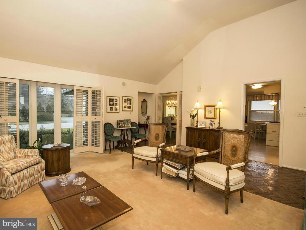 7913 Stevenson Road Pikesville, MD 21208 - Photo 4 of 22 Living Room