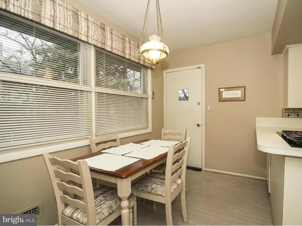 7913 Stevenson Road Pikesville, MD 21208 - Photo 7 of 22 Kitchen