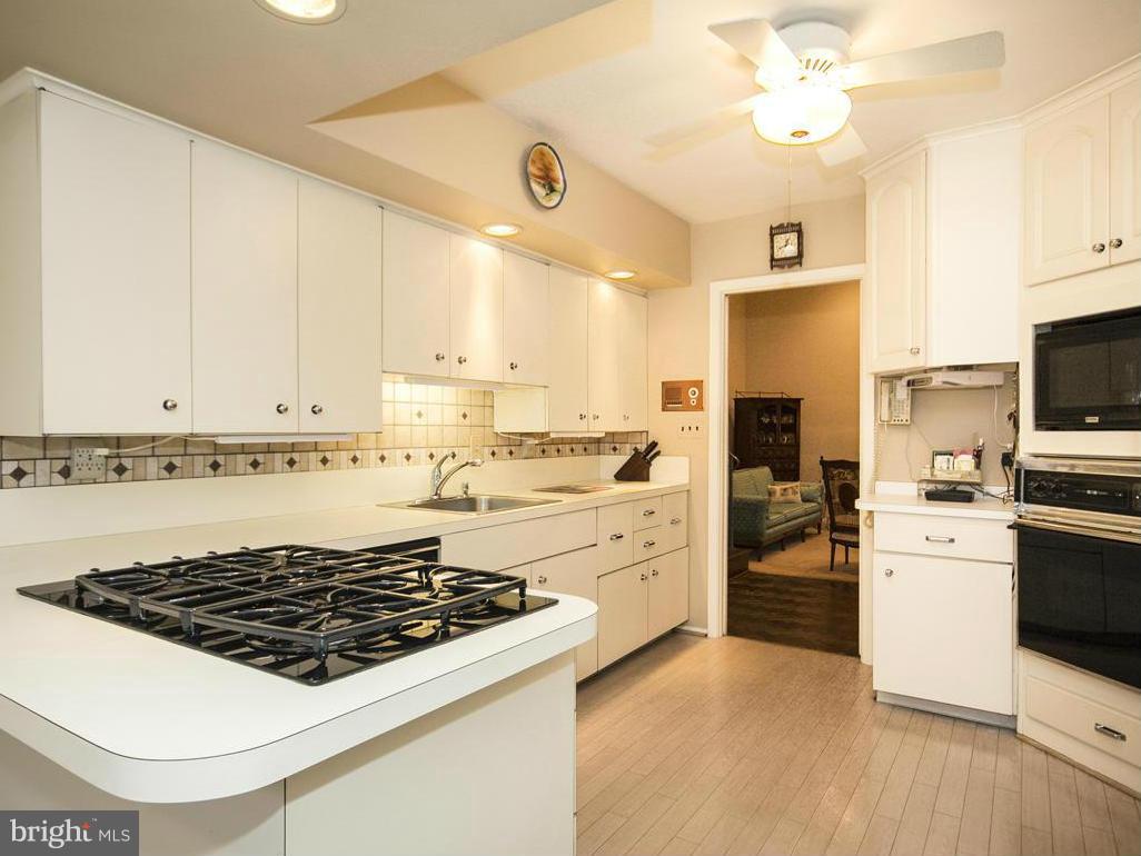 7913 Stevenson Road Pikesville, MD 21208 - Photo 8 of 22 Kitchen