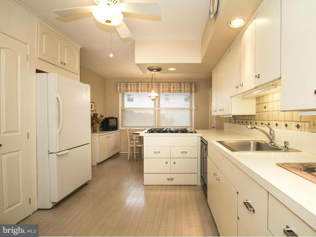 7913 Stevenson Road Pikesville, MD 21208 - Photo 9 of 22 Kitchen