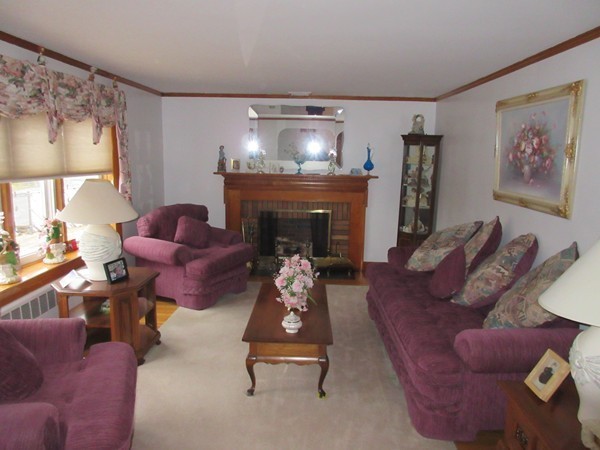 8 Wilson Road Wakefield, MA 01880 - Photo 3 of 21 Gallery Image 3