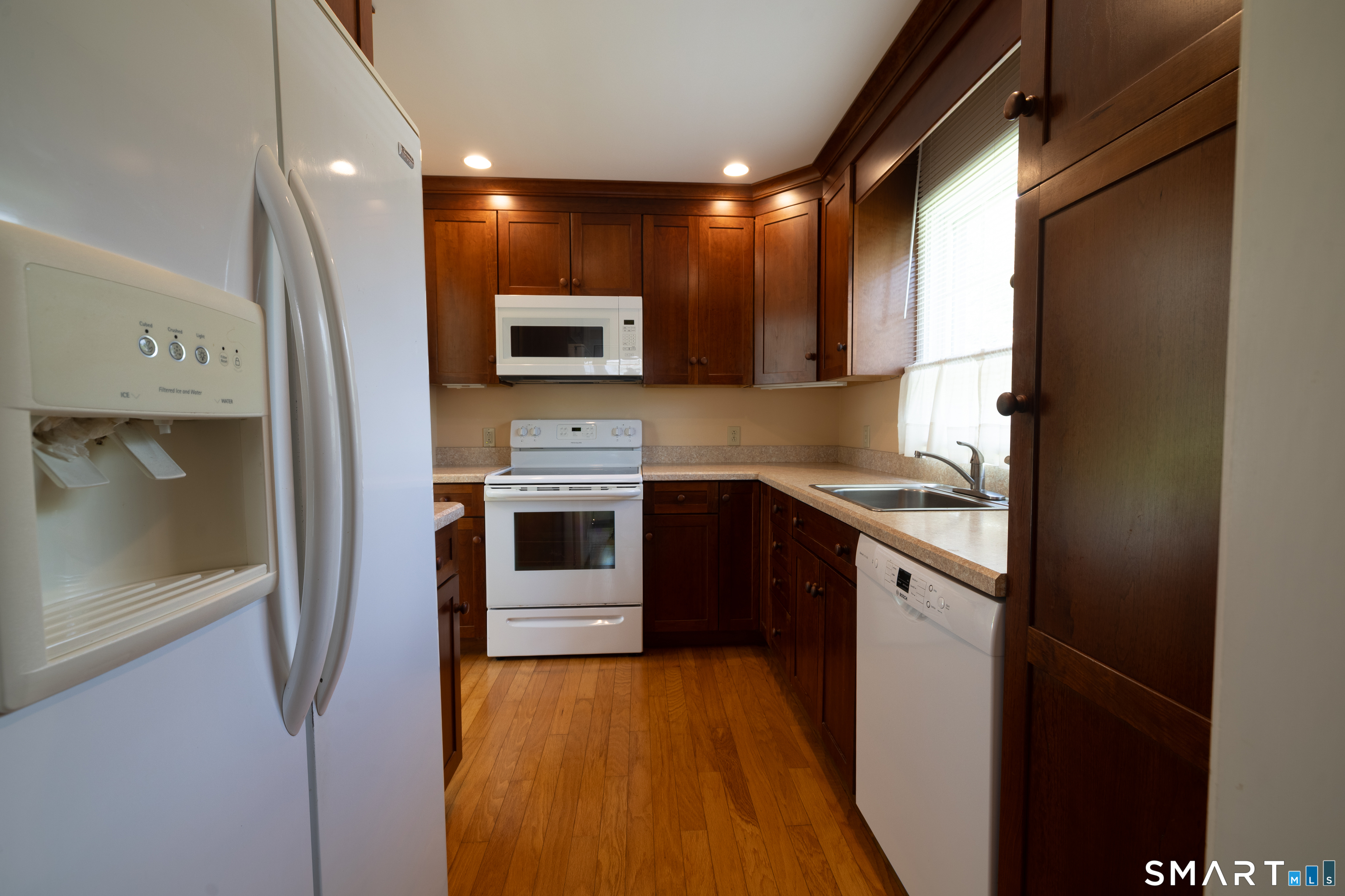 5 Eldridge Street Groton, CT 06355 - Photo 9 of 34