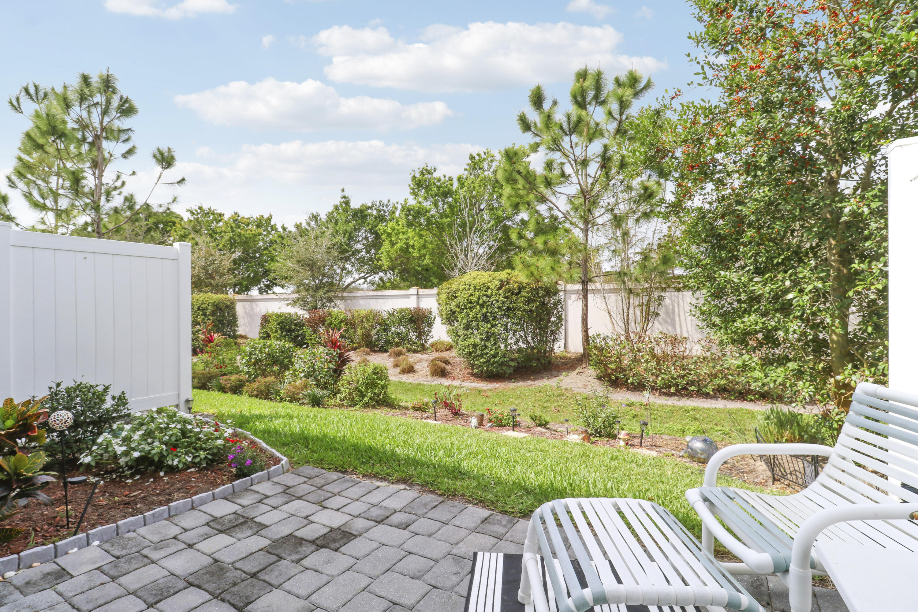 303 Southeast Halifax Lane Stuart, FL 34994 - Photo 7 of 35 House-22