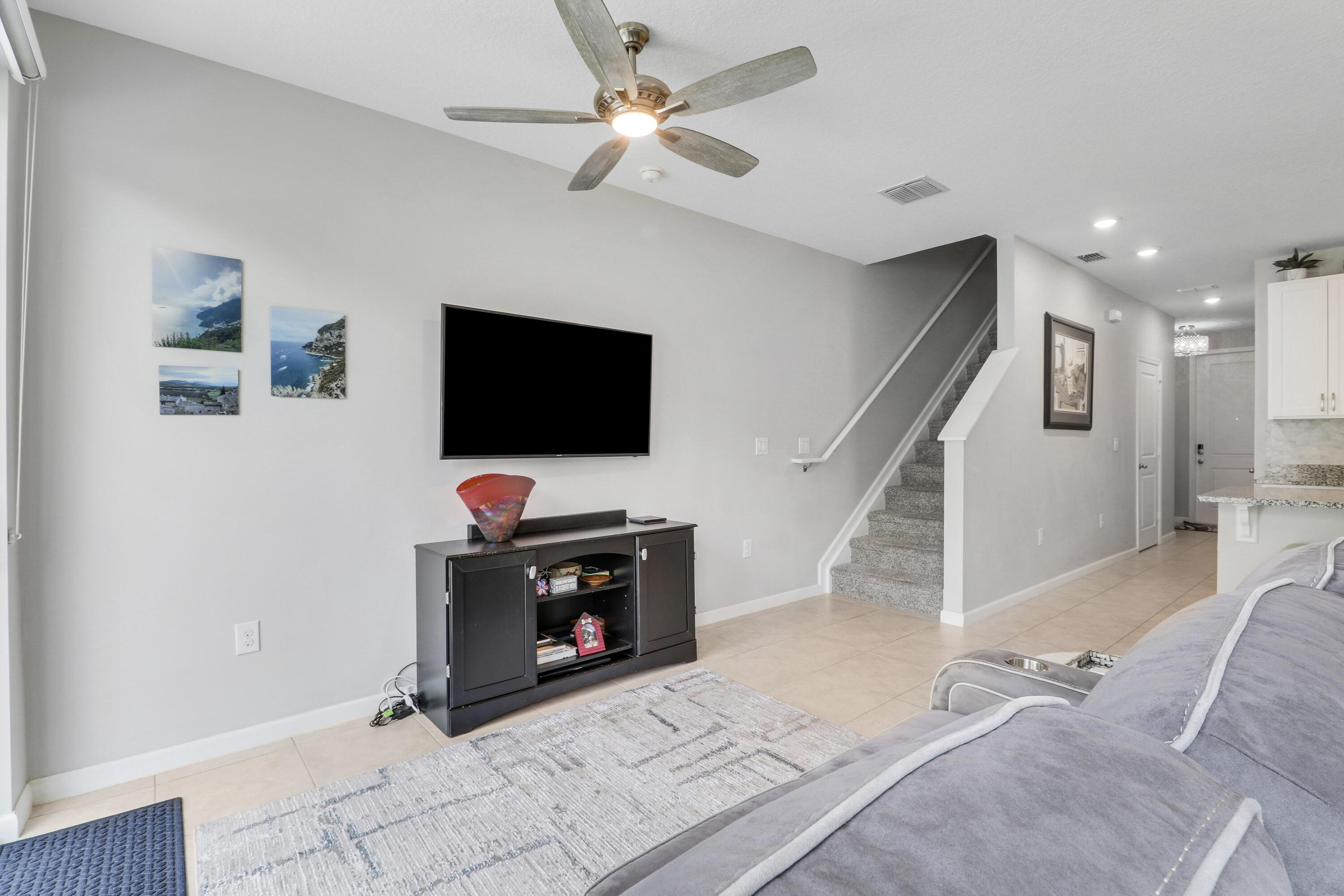 303 Southeast Halifax Lane Stuart, FL 34994 - Photo 8 of 35 House-18