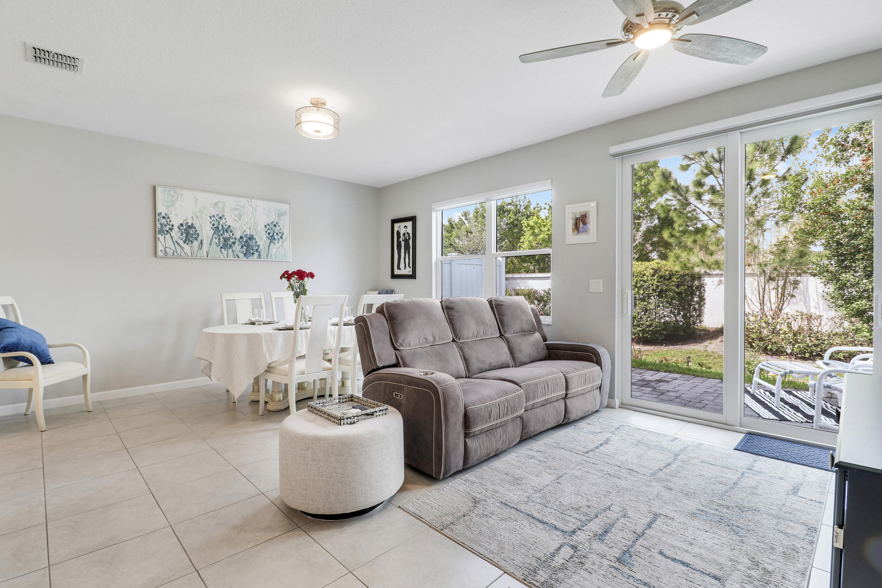 303 Southeast Halifax Lane Stuart, FL 34994 - Photo 9 of 35 House-14