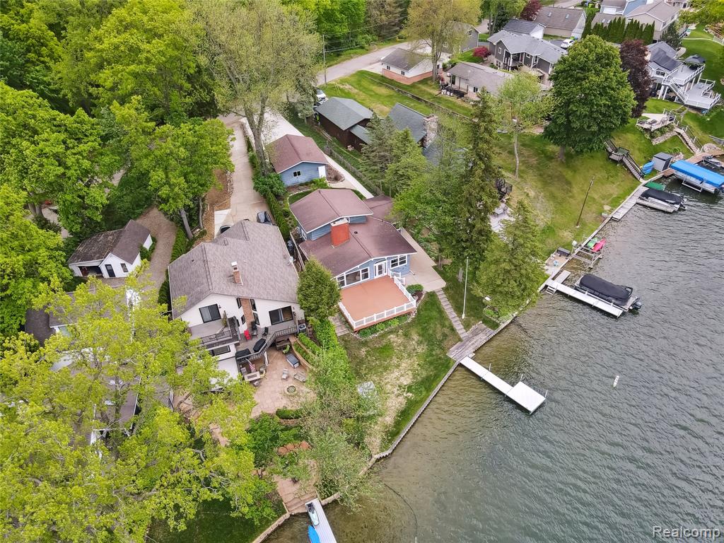 2009 Ridge Road White Lake, MI 48383 - Photo 52 of 56