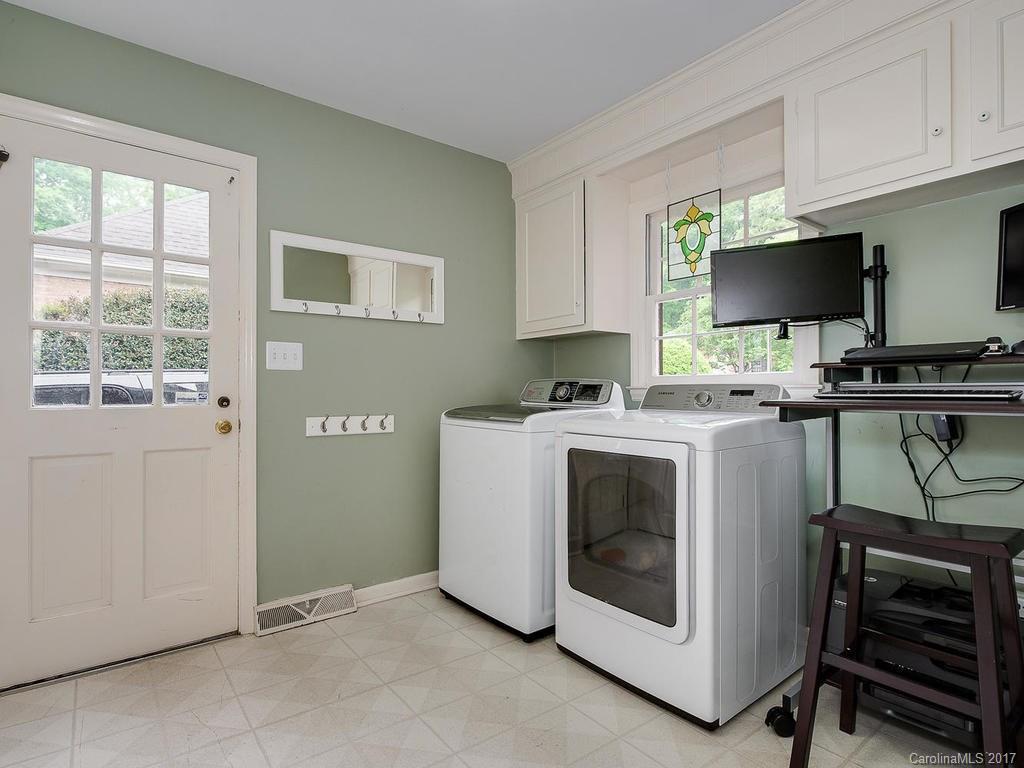 5926 Brace Road, Unit 13 Charlotte, NC 28211 - Photo 13 of 24 Gallery Image 13