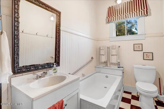 $219,900 | 302 North Sycamore Street, Fremont, NC 27830