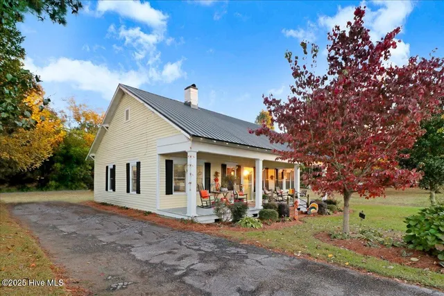 $219,900 | 302 North Sycamore Street, Fremont, NC 27830