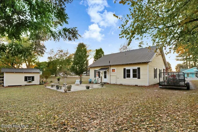 $219,900 | 302 North Sycamore Street, Fremont, NC 27830