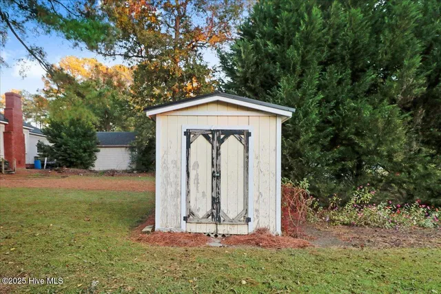 $219,900 | 302 North Sycamore Street, Fremont, NC 27830