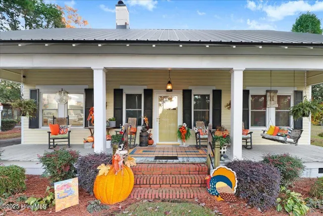 $219,900 | 302 North Sycamore Street, Fremont, NC 27830