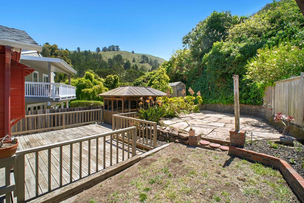 235 Modoc Place Pacifica, CA 94044 - Photo 10 of 38