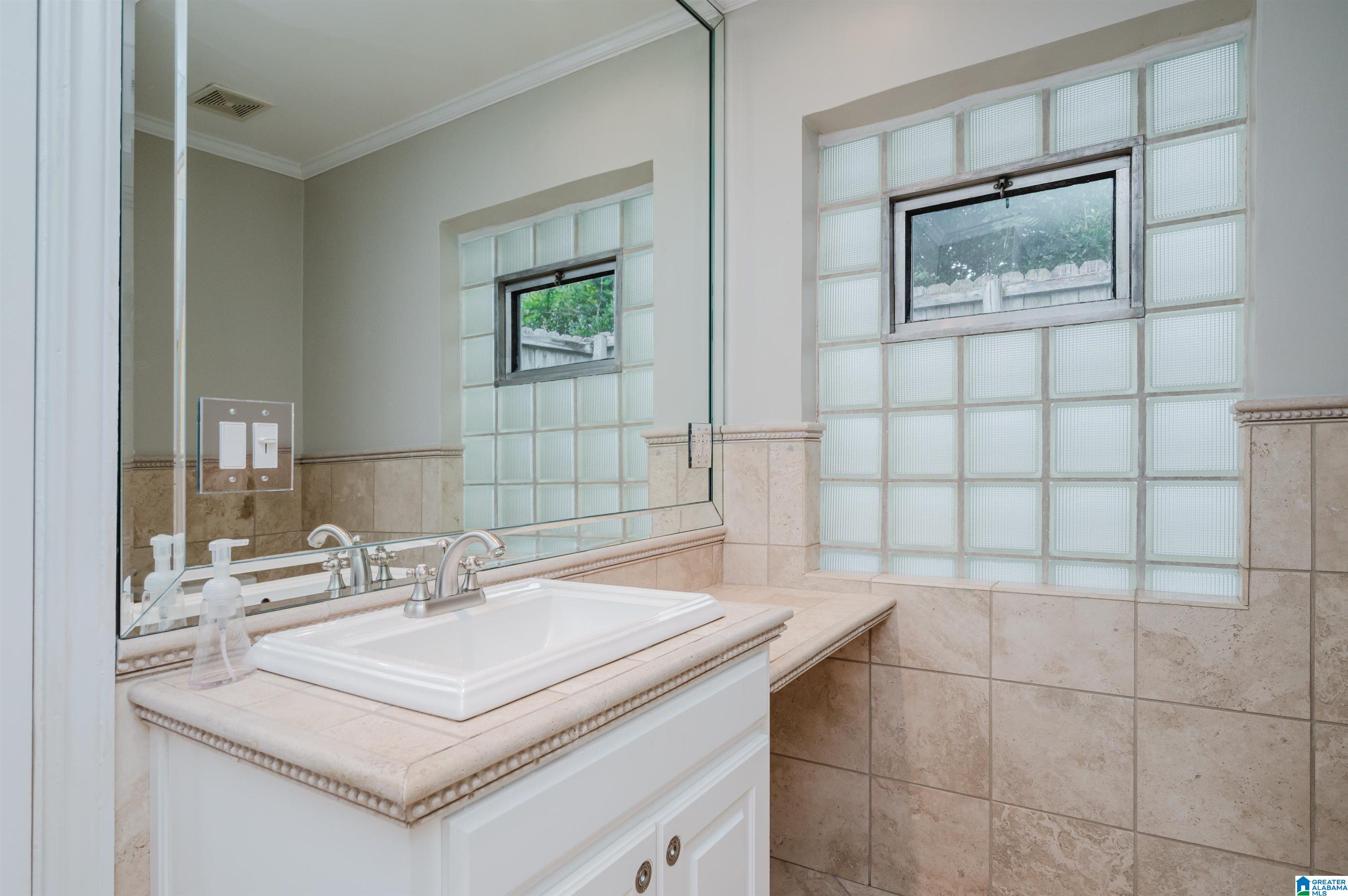 1615 Ridge Road Birmingham, AL 35209 - Photo 16 of 26