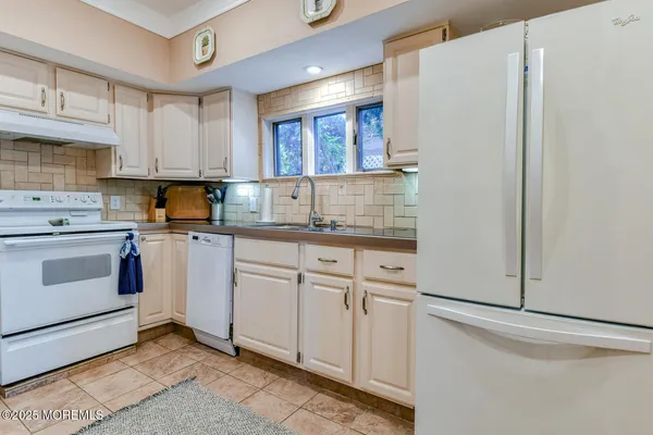 $2,300 | 113 Central Avenue, Unit 1, Ocean Grove, NJ 07756
