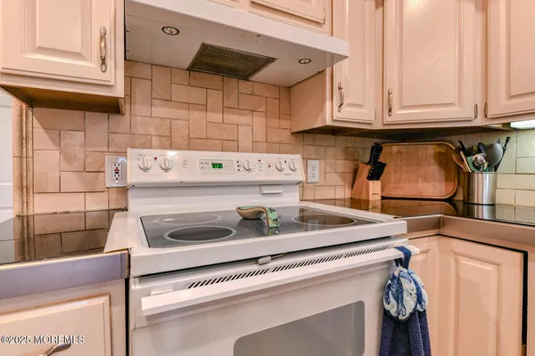 $2,300 | 113 Central Avenue, Unit 1, Ocean Grove, NJ 07756