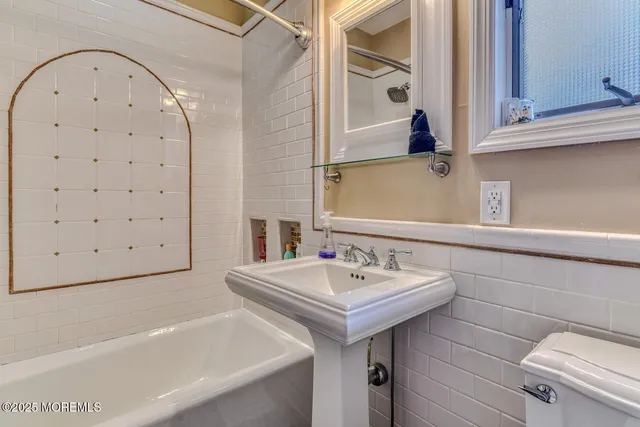 $2,300 | 113 Central Avenue, Unit 1, Ocean Grove, NJ 07756