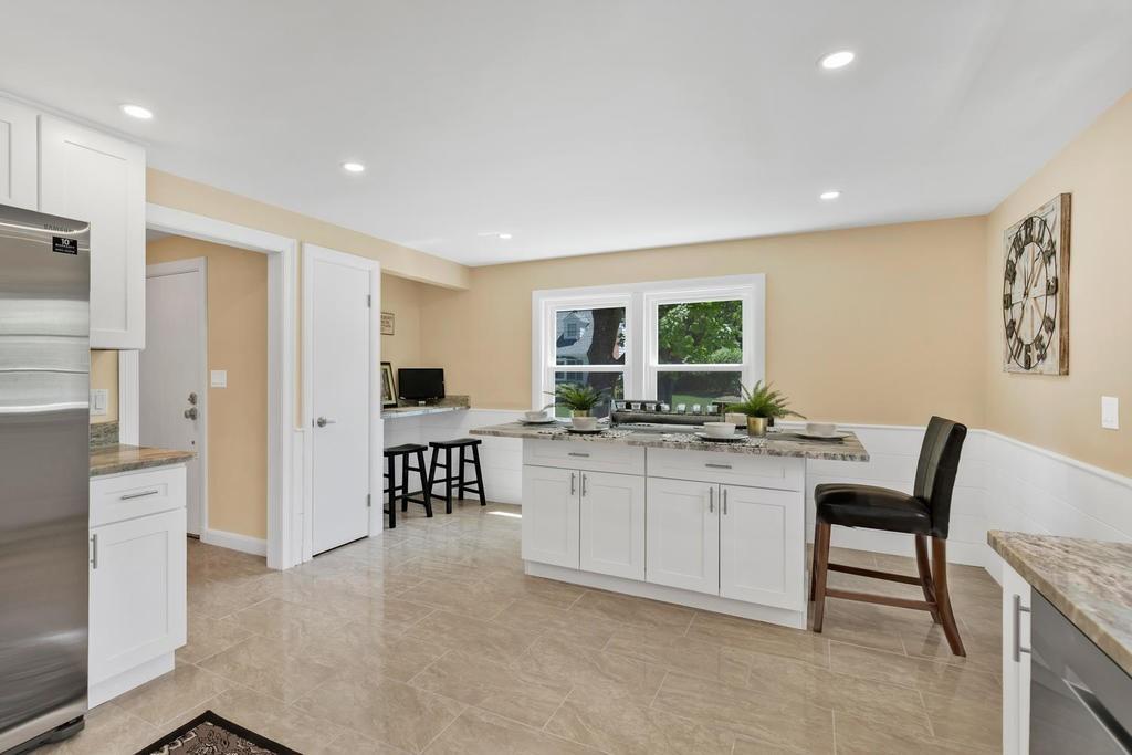 8 Swansea Road Wakefield, MA 01880 - Photo 7 of 37 Gallery Image 7