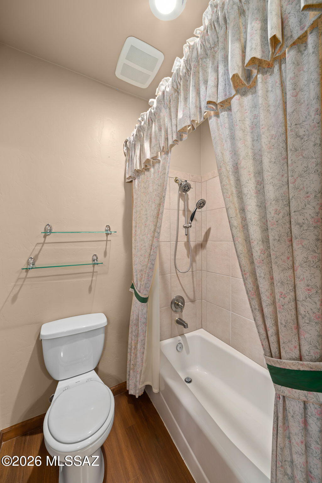 3380 South Hunters Run Tucson, AZ 85730 - Photo 31 of 47 Jack And Jill Bathroom-B