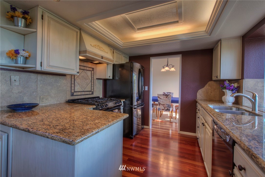 13609 Southeast 141st Street Renton, WA 98059 - Photo 11 of 25 Gallery Image 11