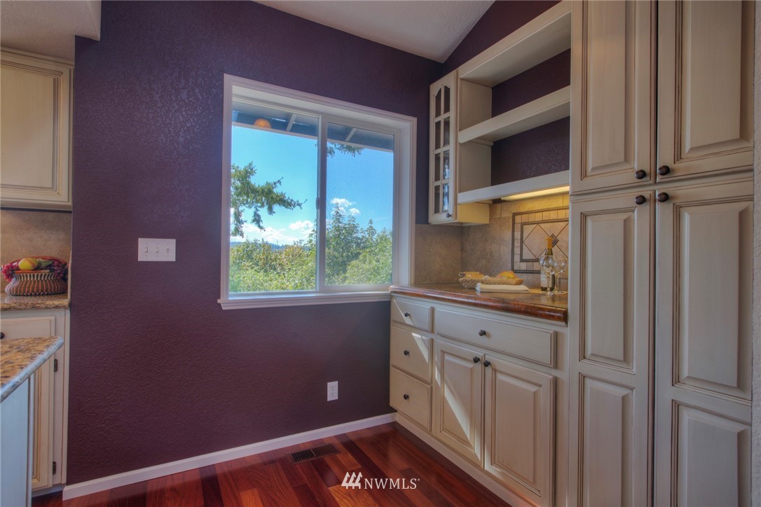 13609 Southeast 141st Street Renton, WA 98059 - Photo 12 of 25 Gallery Image 12
