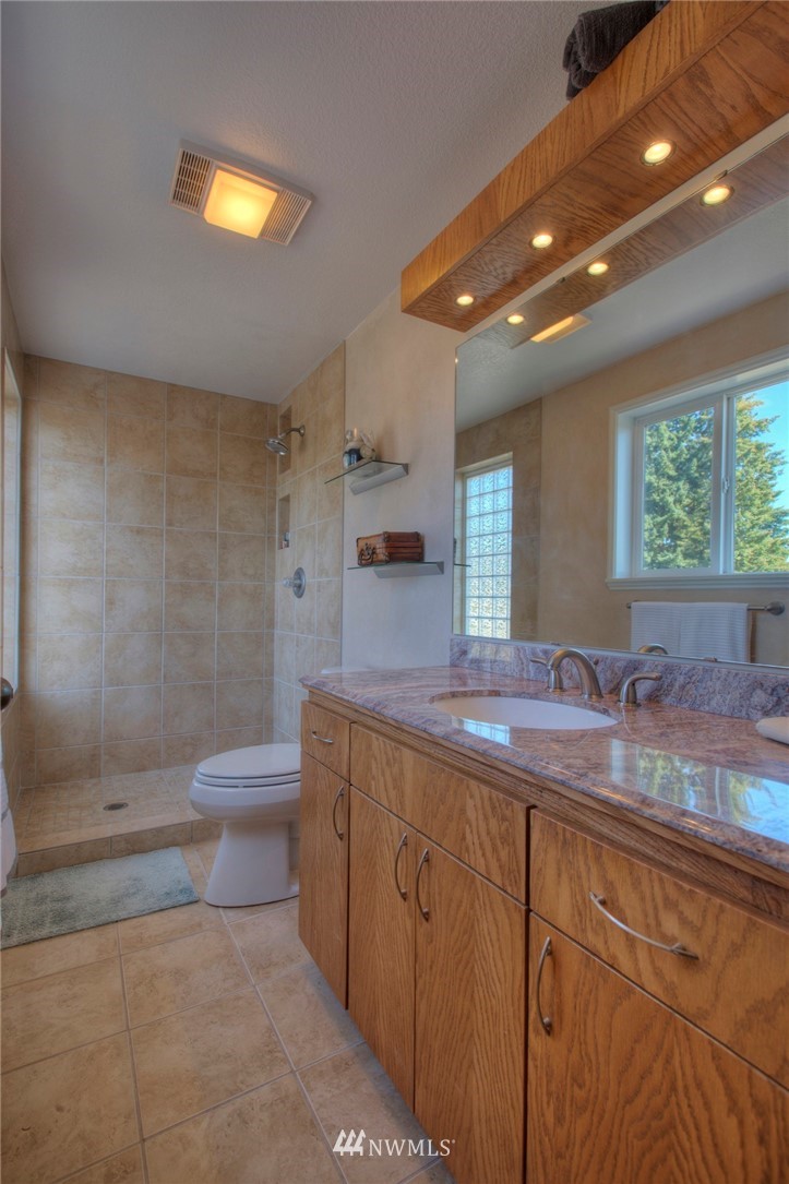 13609 Southeast 141st Street Renton, WA 98059 - Photo 14 of 25 Gallery Image 14