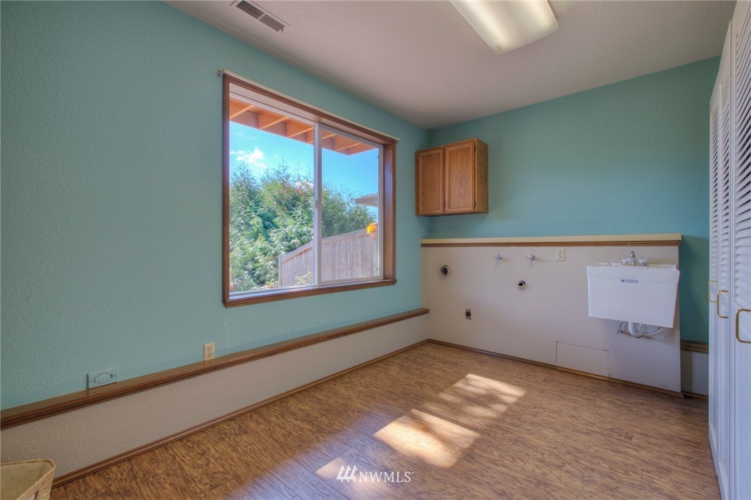 13609 Southeast 141st Street Renton, WA 98059 - Photo 22 of 25 Gallery Image 22