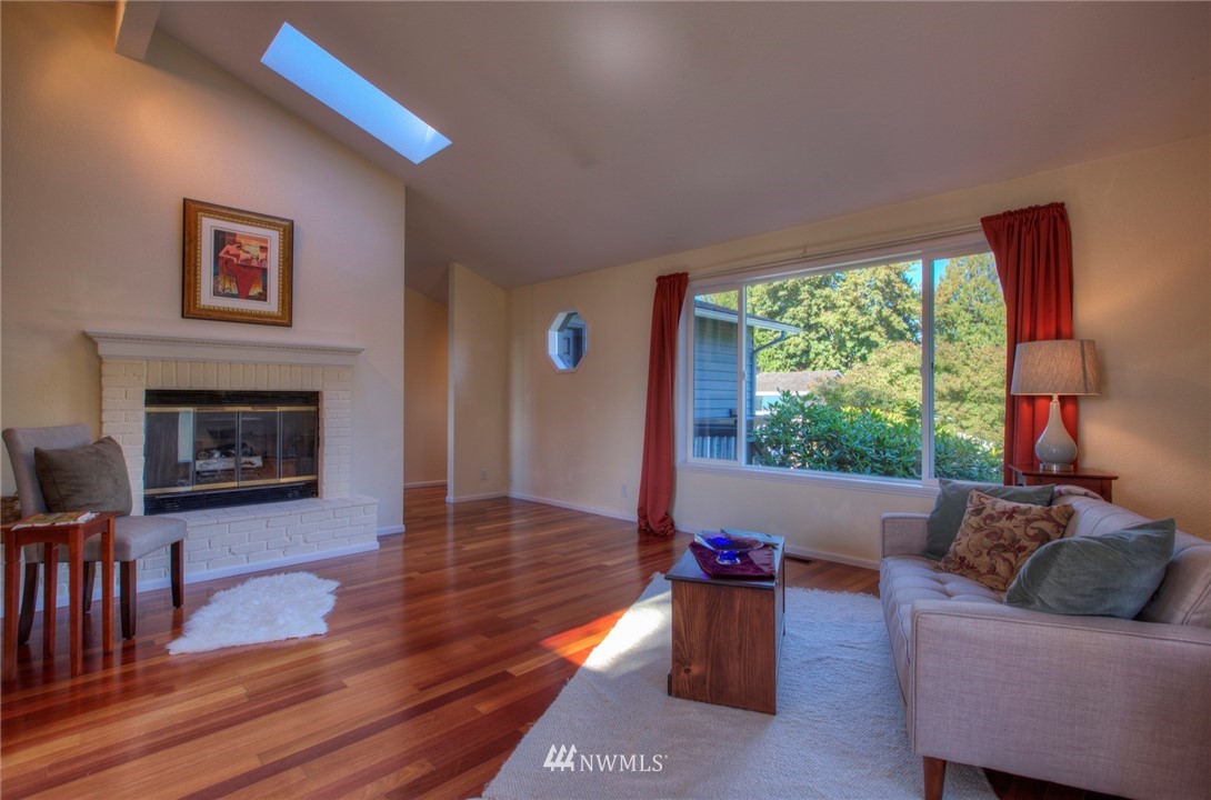 13609 Southeast 141st Street Renton, WA 98059 - Photo 5 of 25 Gallery Image 5