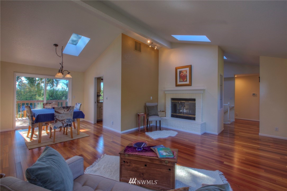 13609 Southeast 141st Street Renton, WA 98059 - Photo 6 of 25 Gallery Image 6