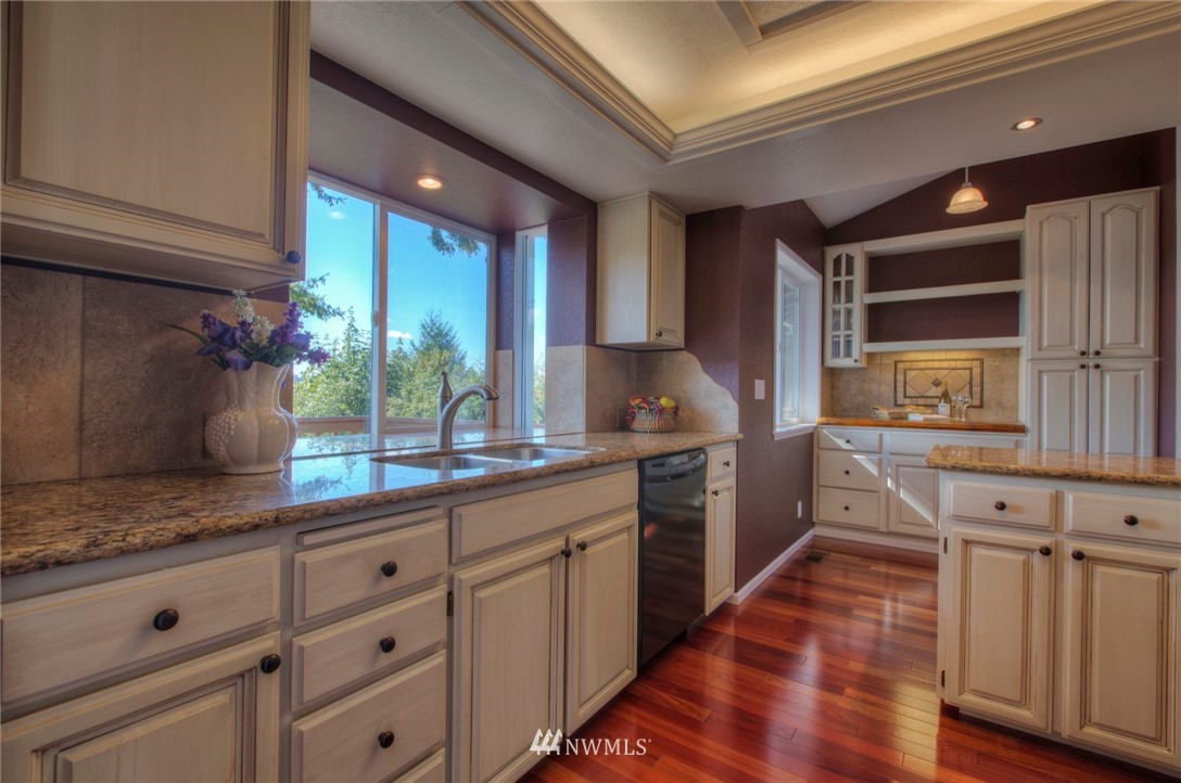 13609 Southeast 141st Street Renton, WA 98059 - Photo 10 of 25 Gallery Image 10