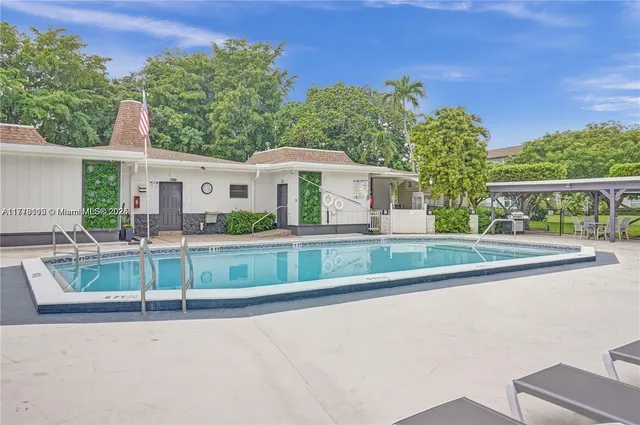 $189,900 | 4701 Northwest 34th Street, Unit 602, Lauderdale Lakes, FL 33319