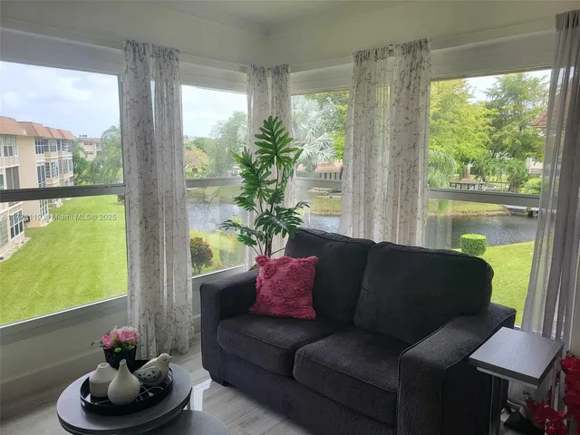 $189,900 | 4701 Northwest 34th Street, Unit 602, Lauderdale Lakes, FL 33319