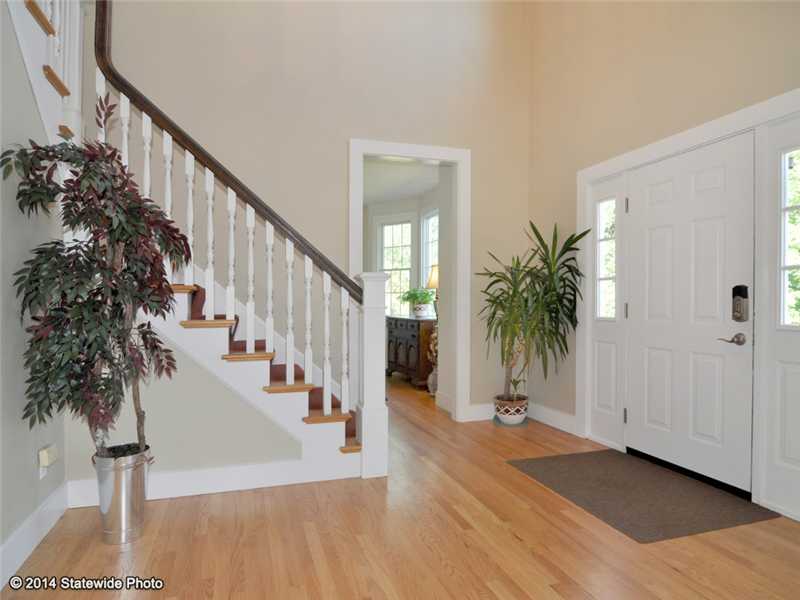 5 Partridge Road Lincoln, RI 02865 - Photo 21 of 25 Entry.