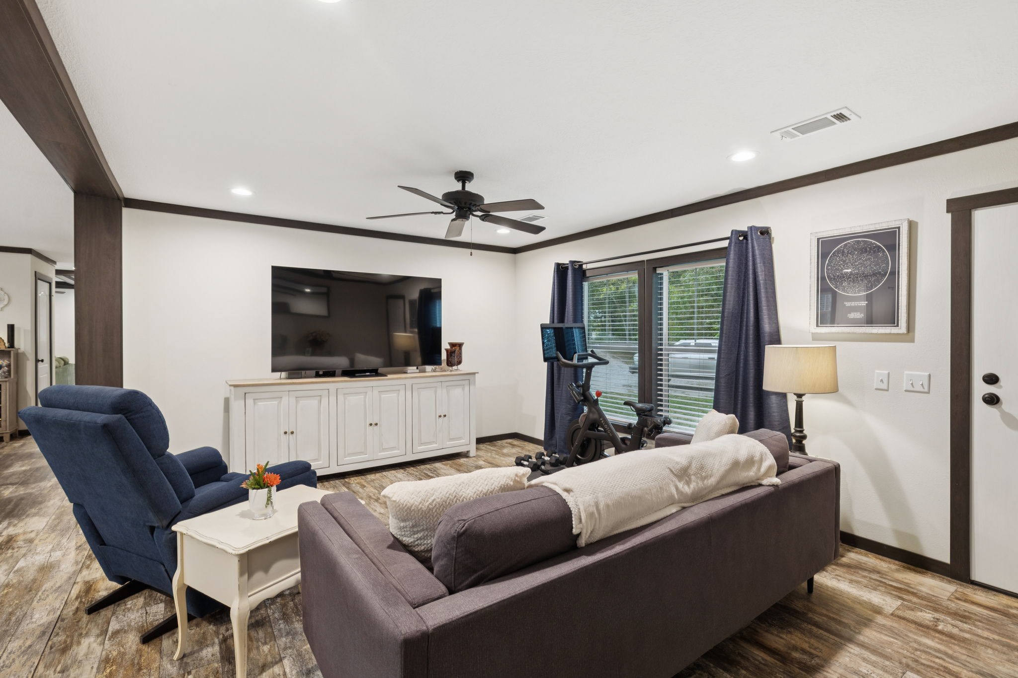4650 Lunns Store Road Chapel Hill, TN 37034 - Photo 11 of 40 a living room with furniture and a flat screen tv
