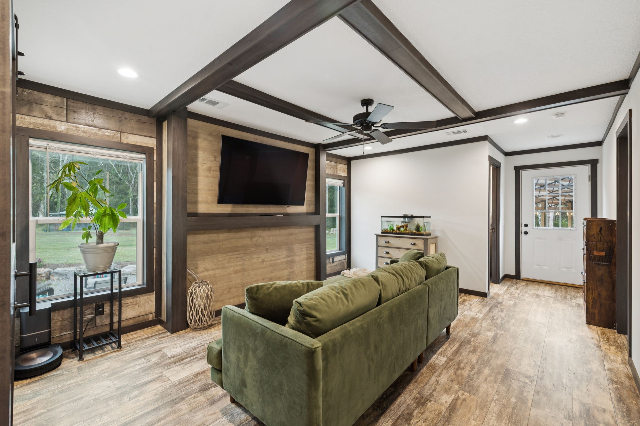 4650 Lunns Store Road Chapel Hill, TN 37034 - Photo 25 of 40 a living room with furniture and a flat screen tv