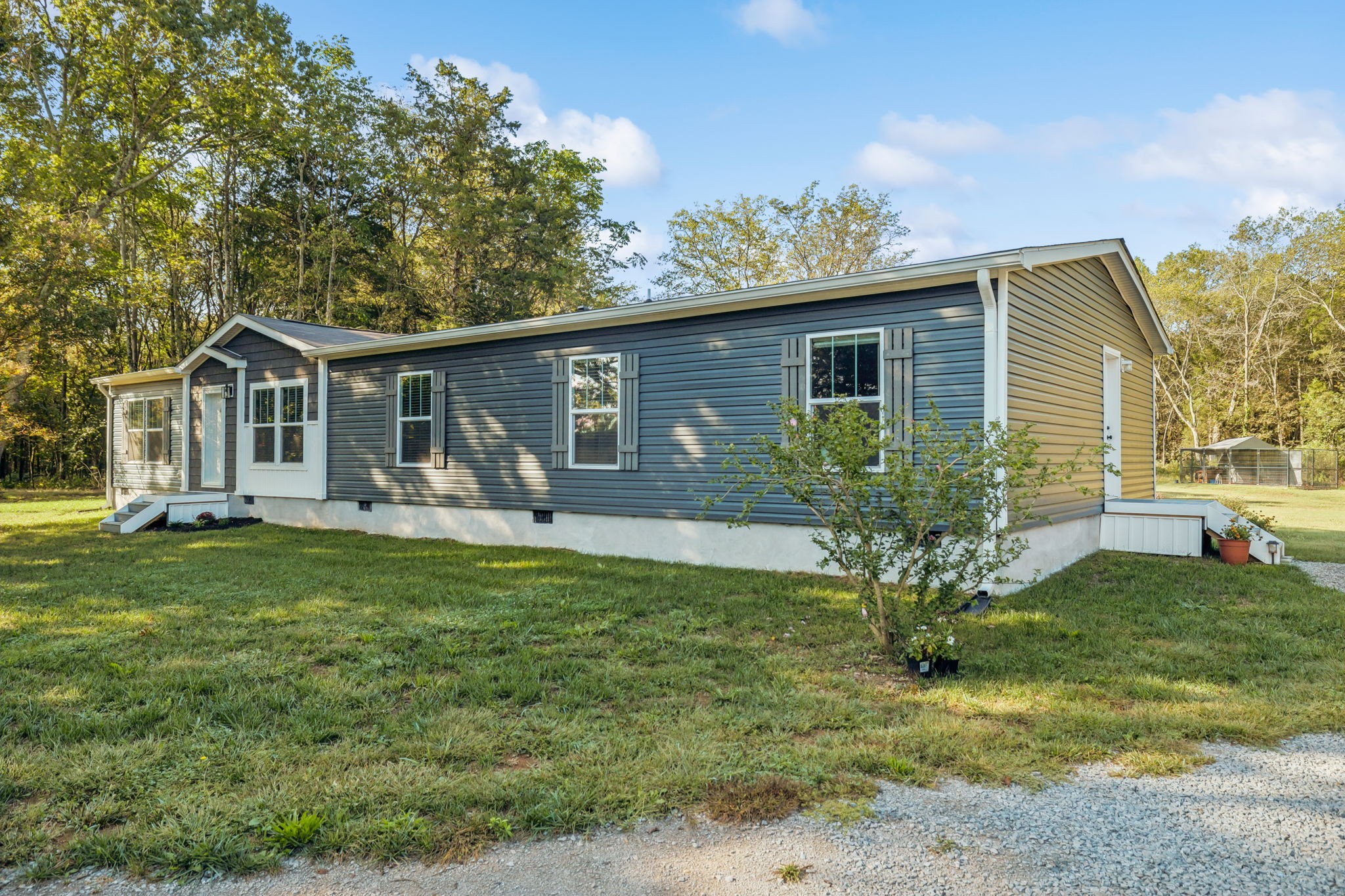 4650 Lunns Store Road Chapel Hill, TN 37034 - Photo 30 of 40 a front view of house with yard and green space