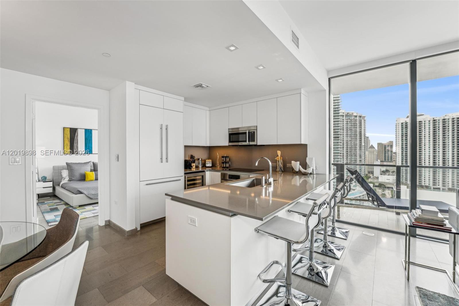 88 Southwest 7th Street, Unit 2111 Miami, FL 33130 - Photo 4 of 30