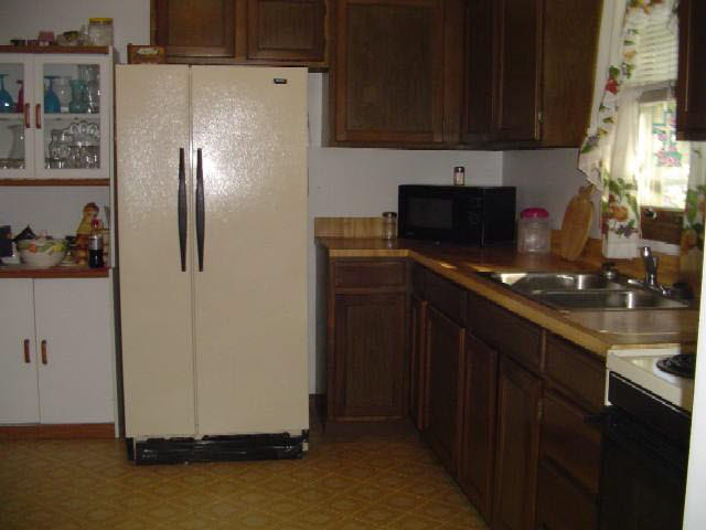 400 North Riverside Boulevard Goshen, IN 46528 - Photo 3 of 10 Gallery Image 3
