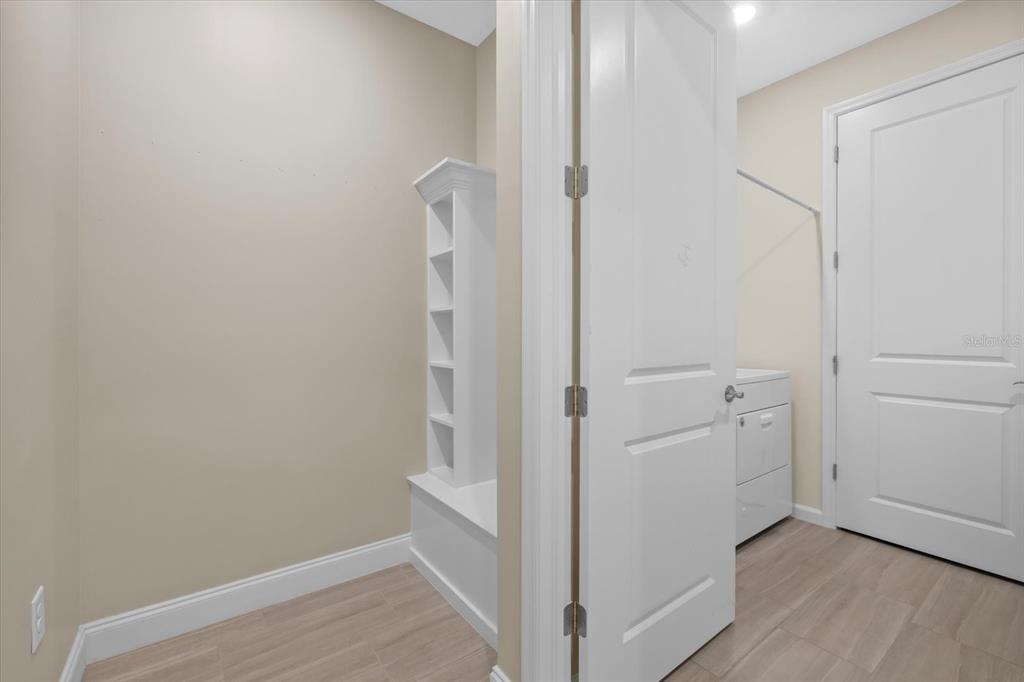 6835 Chester Trail Bradenton, FL 34202 - Photo 29 of 40 a view of room